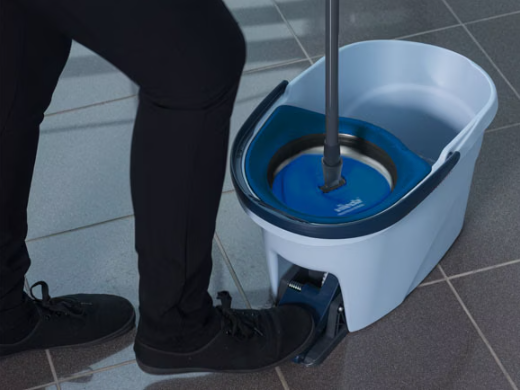 VILEDA. Kit UltraSpin (incl. fregona+soporte). Set para fregado en plano con microfibras, cubo de 12L - Imagen 3