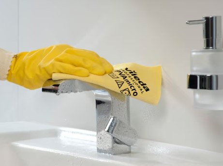 VILEDA. Bayetas PVAmicro 38x35cm. Con recubrimiento MIX de fibras (arrastran la suciedad) para la limpieza de superficies. Azul, Verde, Amarillo y Rojo (Pack de 5 Uds y 20 Packs de 5 Uds) - Imagen 3